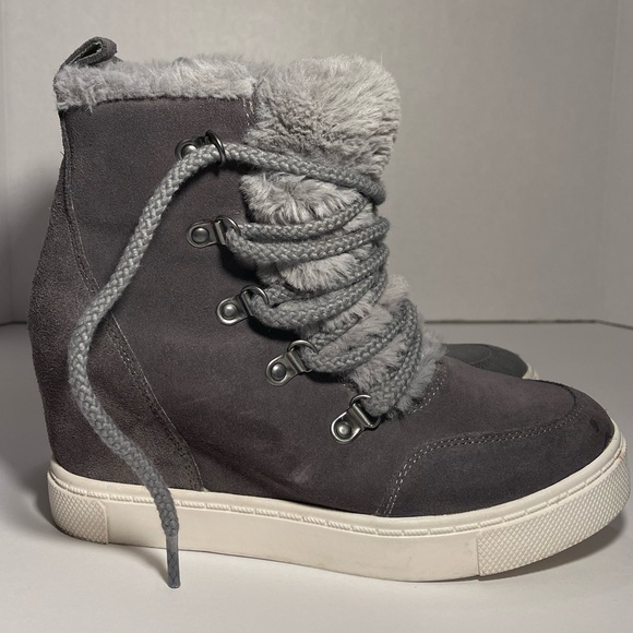 Steve Madden size 7 Snickers Wedge - Picture 1 of 13